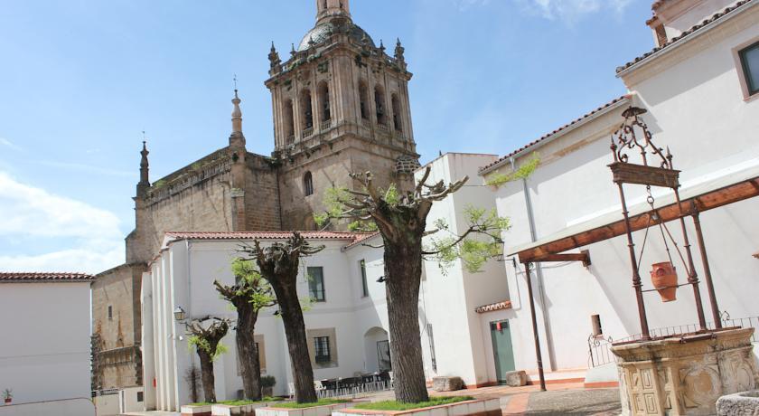 Sumaiya El Palacio Coria Extérieur photo