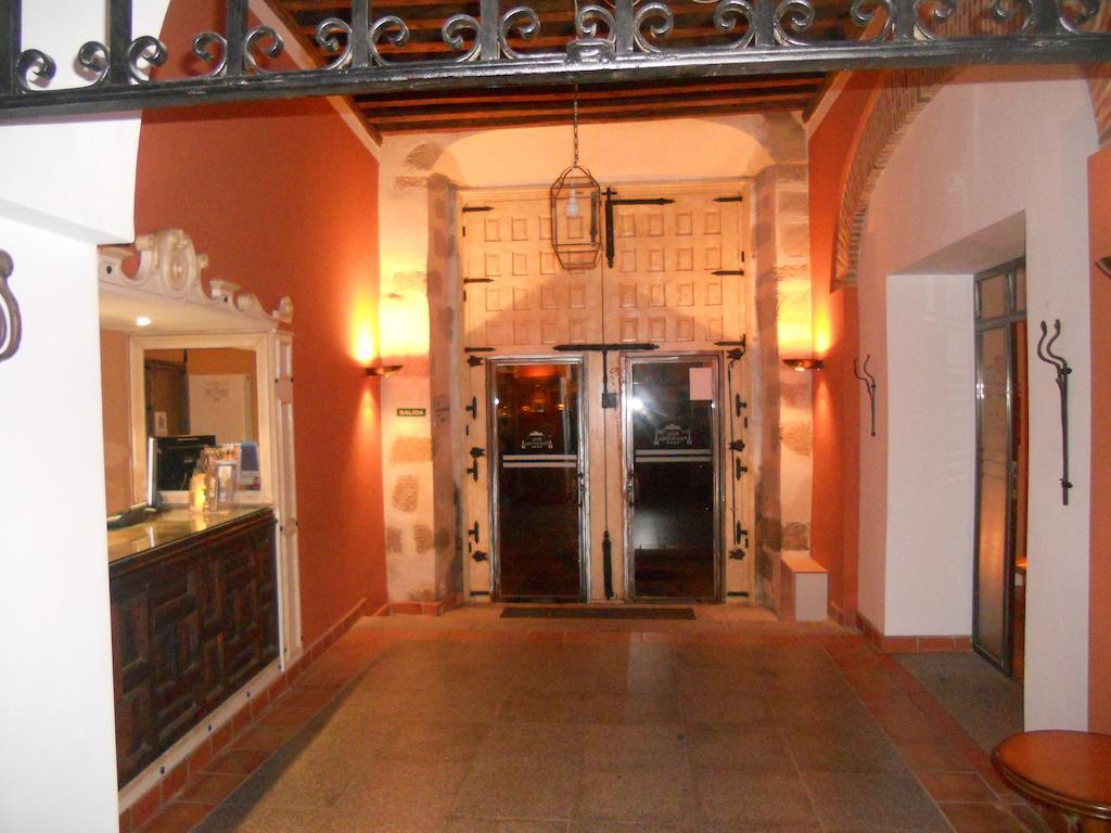 Sumaiya El Palacio Coria Extérieur photo